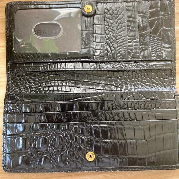 BrahminCrossbody W/ Matching Wallet- Black - Picture 3 of 6